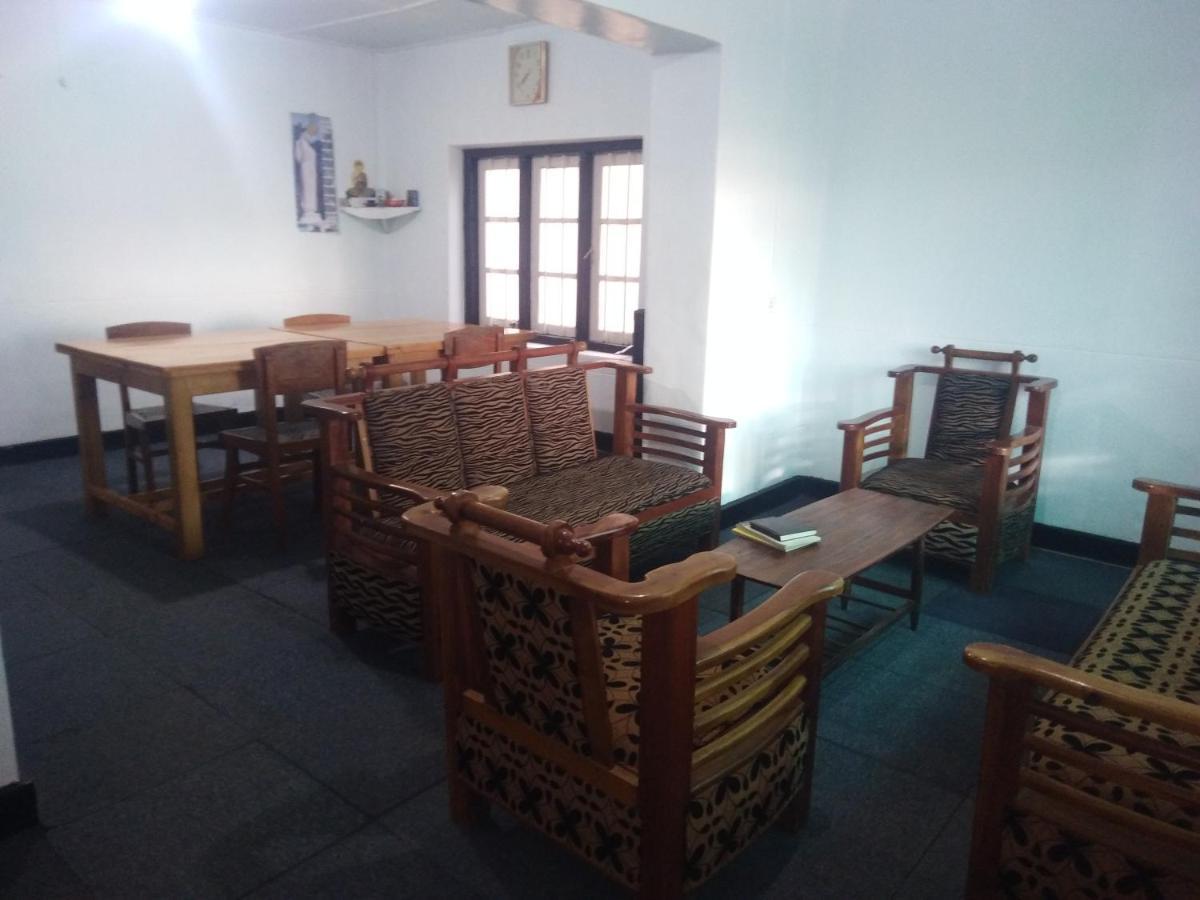 Forest Cyniciam Homestay أوهيا الغرفة الصورة